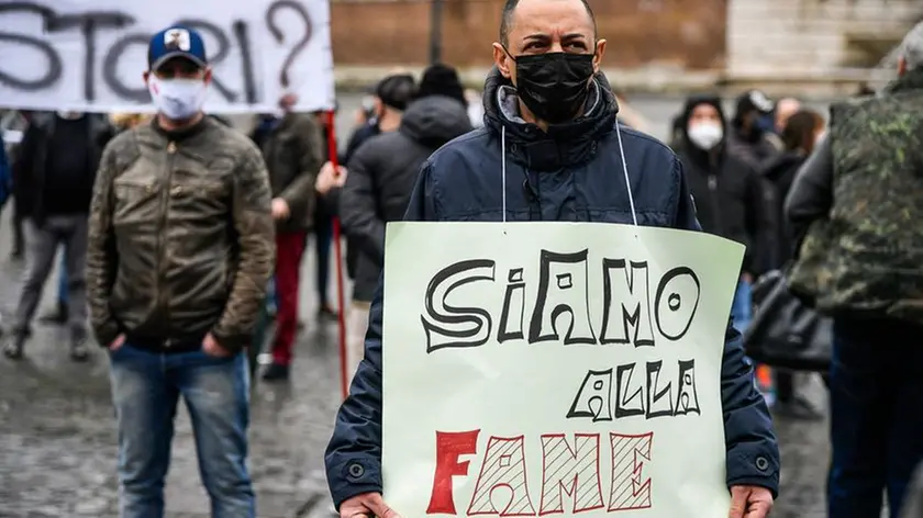 Immagine simbolo: una manifestazione del comparto Ho.Re.Ca, tra i più colpiti dalla crisi sanitaria