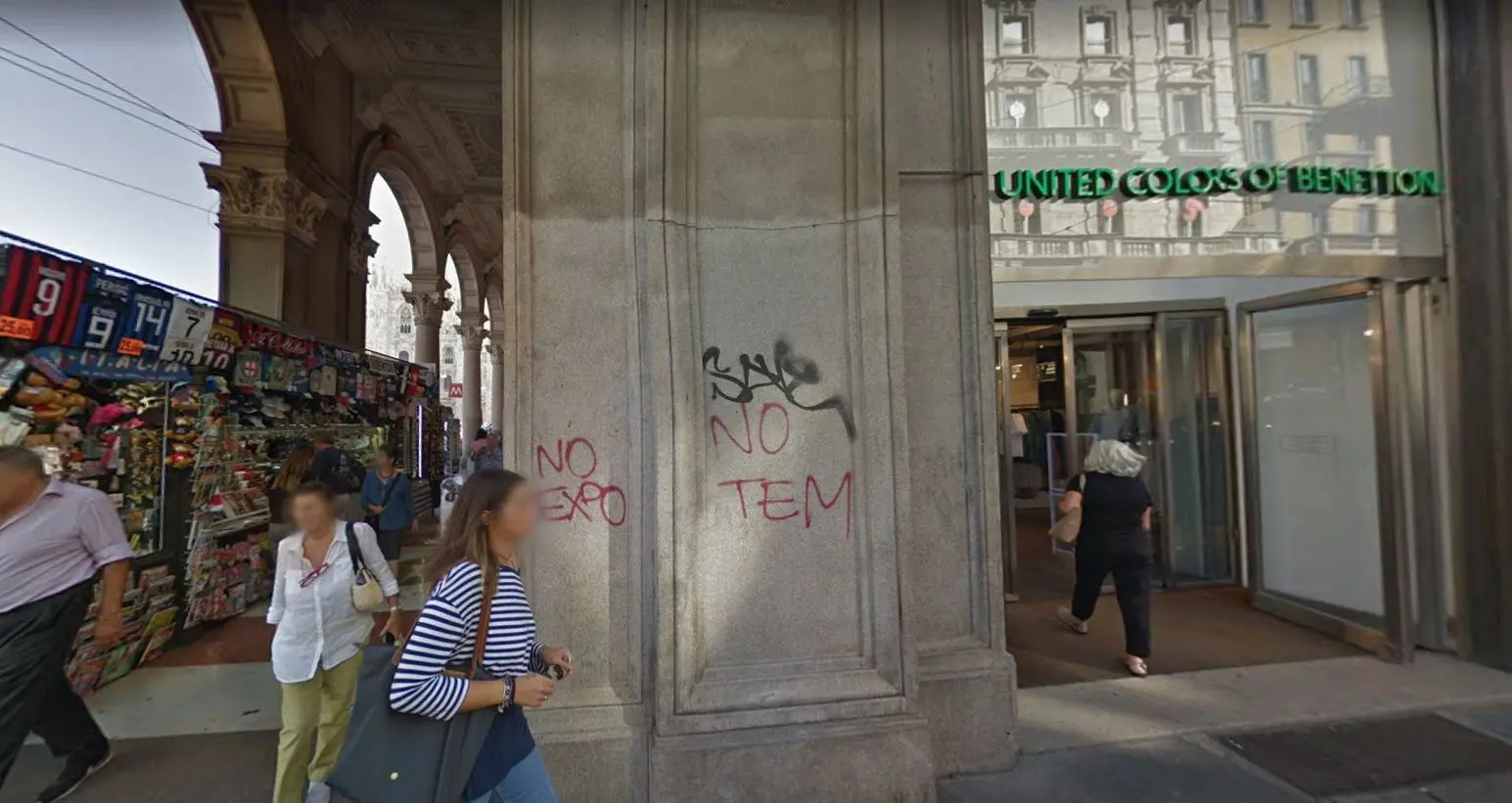 Il megastore Benetton a Milano, con il Duomo sullo sfondo (Google Maps)