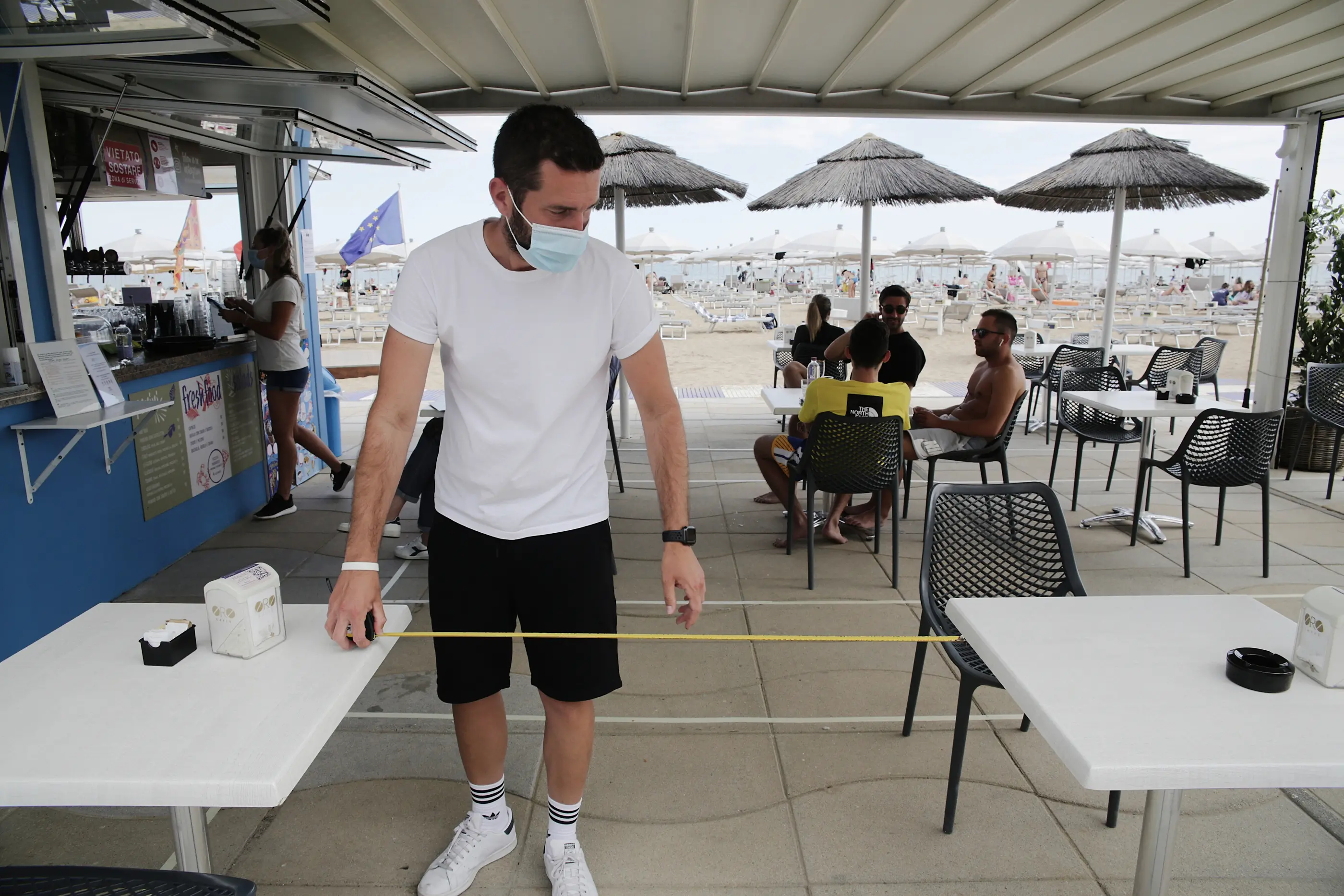 30/05/2020 Jesolo, fase 2 : Primo weekend di mare. Chioschi aperti con la distanza tra i tavolini