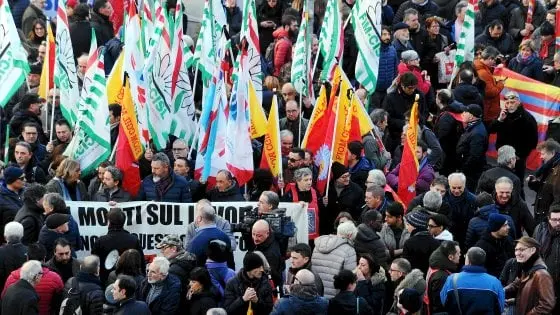 Immadine d'archivio di una passata manifestazione sindacale per denunciare il fenomeno degli infortuni sul lavoro