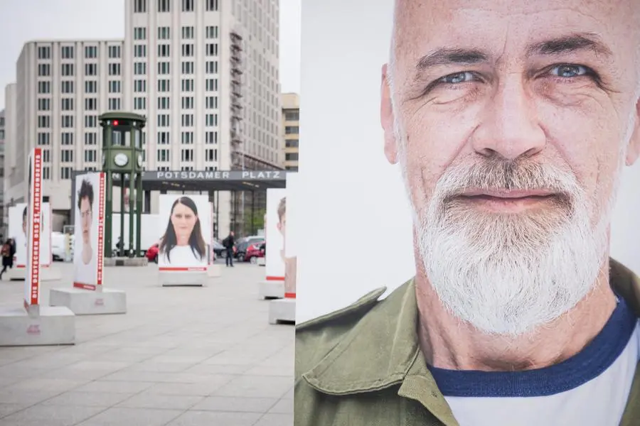 L'installazione di Oliviero Toscani a Berlino