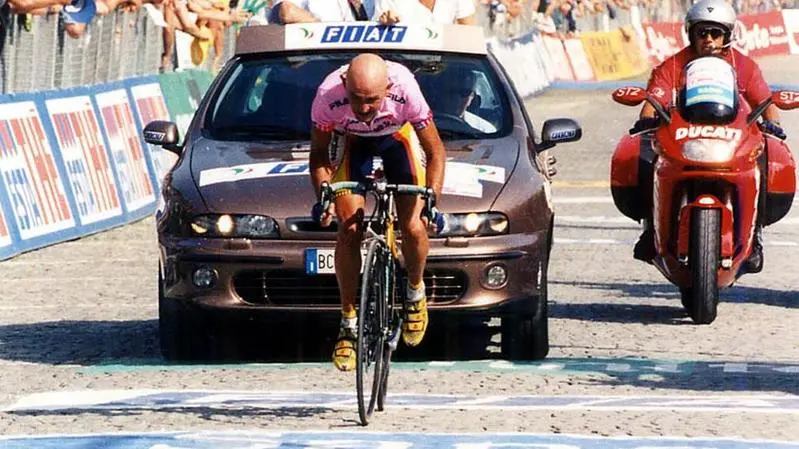 L'impresa di Pantani a Oropa: era il 30 maggio 1999