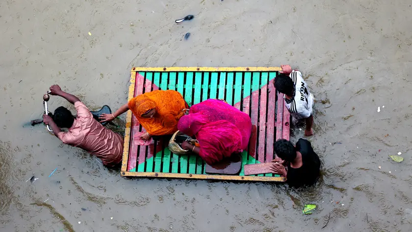 India, l'area di Muradpur sommersa dall'acqua a causa delle continue piogge