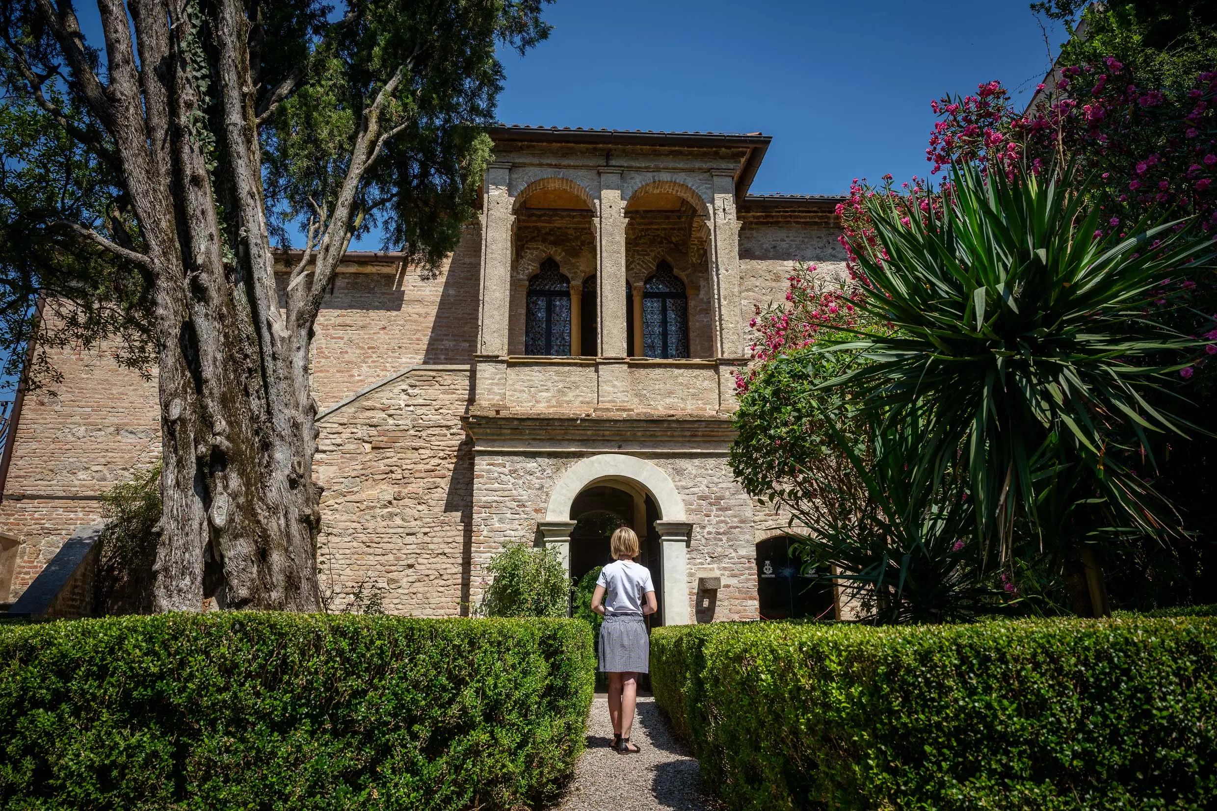 Arquà Petrarca (PD), 16 luglio 2024. Vedute di Arquà Petrarca sulle tracce del poeta Francesco Petrarca. Nella Foto: vedute esterne della casa del Petrarca