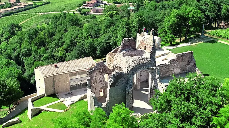 L’Abbazia di Sant’Eustachio di Nervesa della Battaglia (Foto courtesy Giusti Wine)