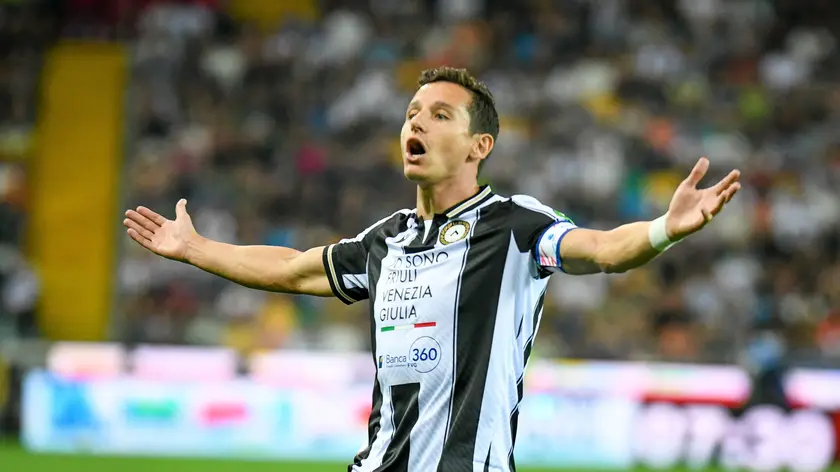 epa11578481 Udinese's Florian Thauvin gestures during the Italian Serie A soccer match between Udinese Calcio and Como 1907, in Udine, Italy, 01 September 2024. EPA/Ettore Griffoni