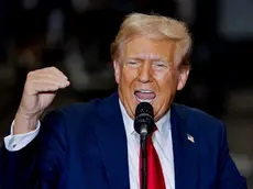 epa11624263 Former US president and Republican presidential nominee Donald Trump speaks during a campaign event at the Mosack Group, a commercial plumbing manufacturer in Mint Hill, North Carolina, USA, 25 September 2024. Trump is running against Democratic US Vice President Kamala Harris. EPA/ERIK S. LESSER