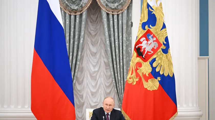 epa11624208 Russian President Vladimir Putin (C) chairs a meeting of the State Council on export development at the Kremlin inÂ Moscow,Â Russia, 25 September 2024. EPA/RAMIL SITDIKOV/SPUTNIK/KREMLIN POOL MANDATORY CREDIT