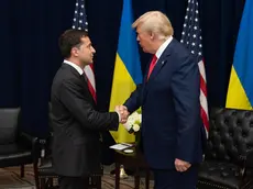 epa07869483 A handout photo made available by Ukraine Presidential Press Service shows Ukraine's President Volodymyr Zelensky (L) and US President Donald J. Trump (R) during a meeting on the sidelines of the 74th session of the United Nations General Assembly in New York, New York, USA, 25 September 2019. The annual meeting of world leaders at the United Nations runs until 30 September 2019. EPA/UKRAINE PRESIDENTIAL PRESS SERVICE / HANDOUT HANDOUT EDITORIAL USE ONLY/NO SALES