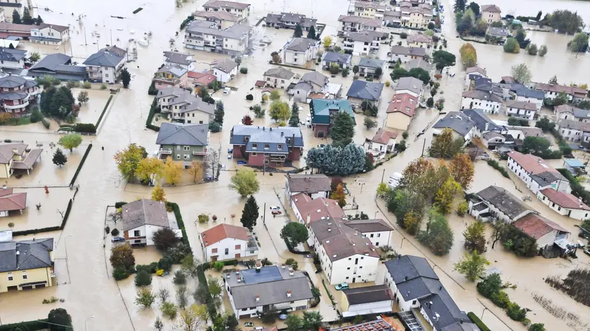 Veduta dall'alto dell'esondazione del fiume Bacchiglione a Cresole di Caldogno, Vicenza