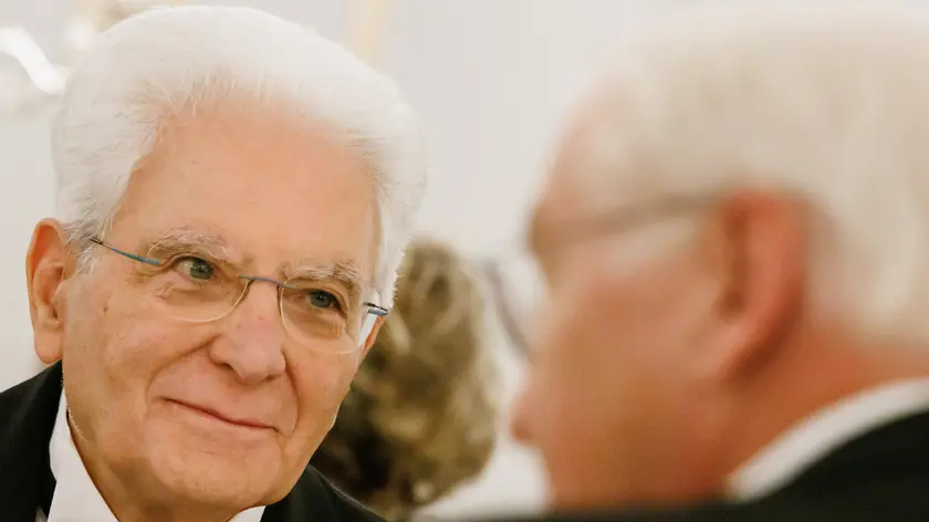 epa11629277 Italian President Sergio Mattarella (L) and with German President Frank-Walter Steinmeier attend a banquet in Mattarella's honor at Bellevue Palace in Berlin, Germany, 27 September 2024. President Mattarella is visiting Germany from 26 to 29 September 2024. EPA/CLEMENS BILAN / POOL