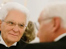 epa11629277 Italian President Sergio Mattarella (L) and with German President Frank-Walter Steinmeier attend a banquet in Mattarella's honor at Bellevue Palace in Berlin, Germany, 27 September 2024. President Mattarella is visiting Germany from 26 to 29 September 2024. EPA/CLEMENS BILAN / POOL