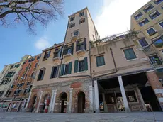 Una panoramica sulle case alte in campo del Ghetto, nel sestiere di Cannaregio. Il 29 marzo 2016 sarà il cinquecentesimo anniversario della fondazione del ghetto . ANSA/ANDREA MEROLA