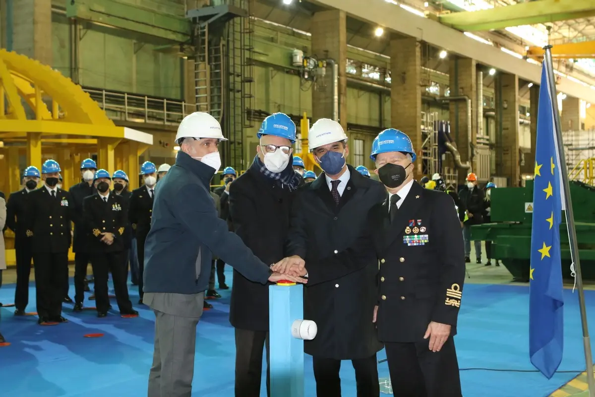 Il via libera alla produzione del sottomarino nel cantiere de La Spezia