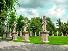 L’anfiteatro del parco Bolasco di Castelfranco delimitato dalle 52 statue, pensato per il galoppo