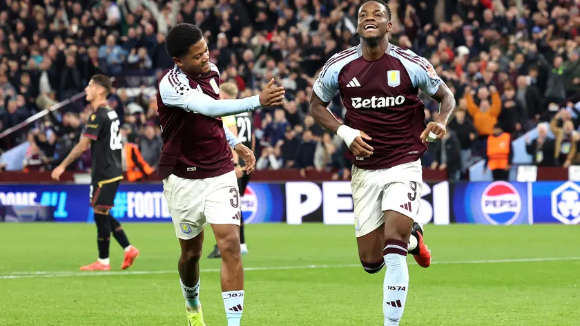 epa11676110 Jhon Duran (R) of Villa celebrates with teammate Leon Bailey after scoring his team's second goal during the UEFA Champions League soccer match between Aston Villa FC and Bologna FC 1909, in Birmingham, Britain, 22 October 2024. EPA/ADAM VAUGHAN