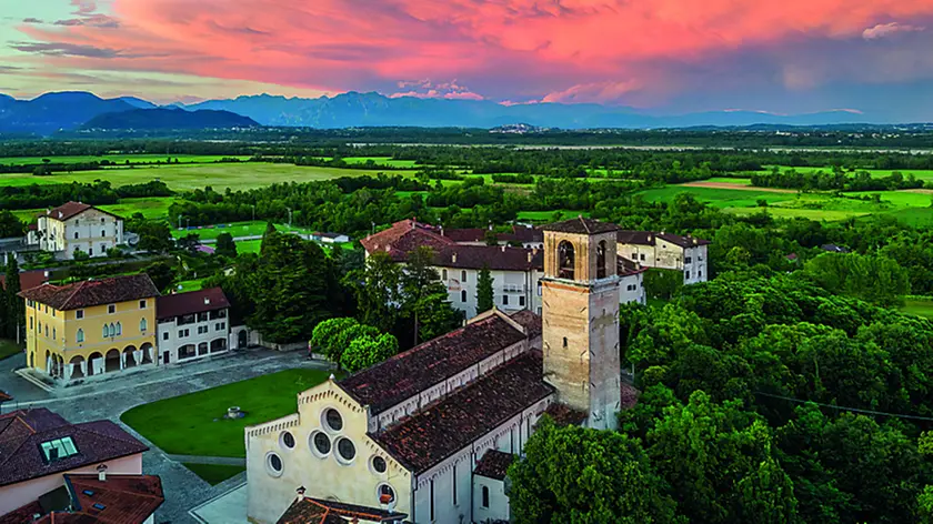 Il Borgo Vecchio di Spilimbergo visto dal drone (ph Denis Scarpante)