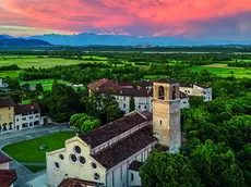 Il Borgo Vecchio di Spilimbergo visto dal drone (ph Denis Scarpante)