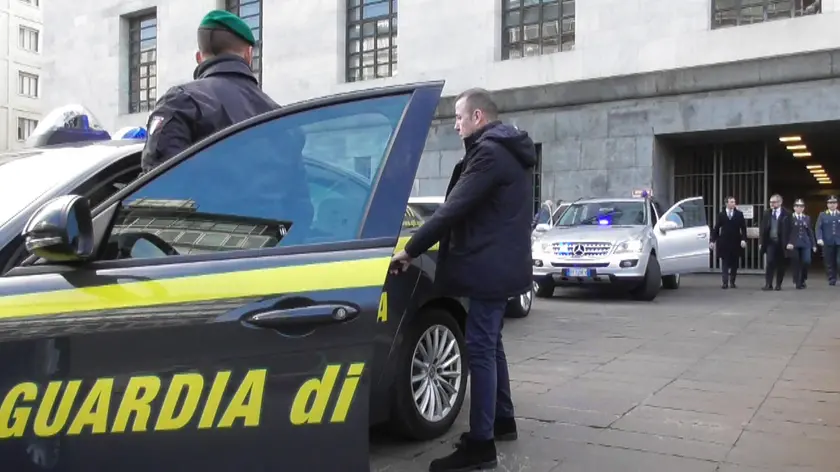 Il procuratore federale belga Frederic Van Leeuw e il giudice istruttore Michel Claise, titolare dell'indagine sul Qatargate, sono arrivati in procura a Milano per incontrare i vertici dell'ufficio e gli ufficiali della Gdf, 25 gennaio 2023. ANSA/ GDF +++ ANSA PROVIDES ACCESS TO THIS HANDOUT PHOTO TO BE USED SOLELY TO ILLUSTRATE NEWS REPORTING OR COMMENTARY ON THE FACTS OR EVENTS DEPICTED IN THIS IMAGE; NO ARCHIVING; NO LICENSING +++ NPK +++