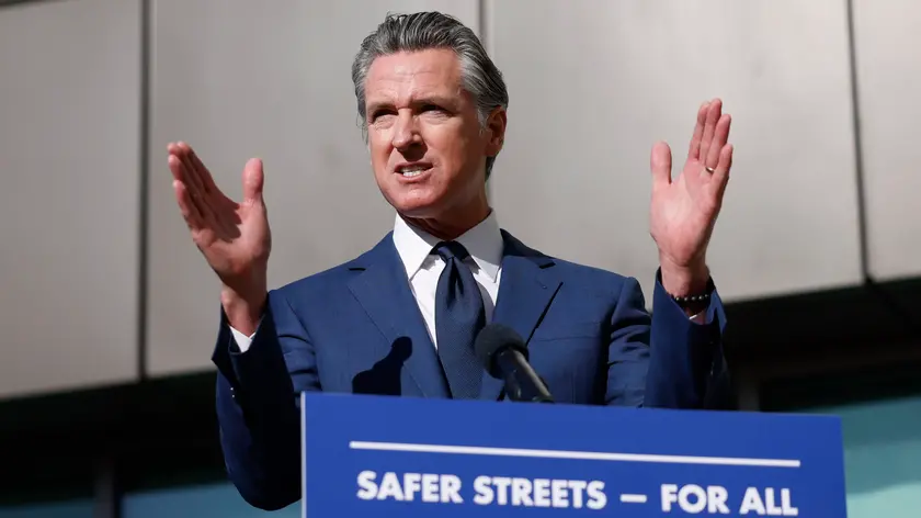 epaselect epa11690803 California Governor Gavin Newsom speaks during a news conference at the Downtown Women's Center in Los Angeles, California, USA, 29 October 2024. A new state funding grant of $827 million was announced at the press conference to address the ongoing homeless crisis. EPA/CAROLINE BREHMAN