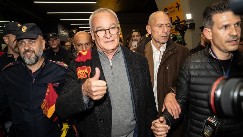 Calcio: Bagno di folla a Fiumicino per Ranieri. Fiumicino, 13 novembre 2024. ANSA/TELENEWS