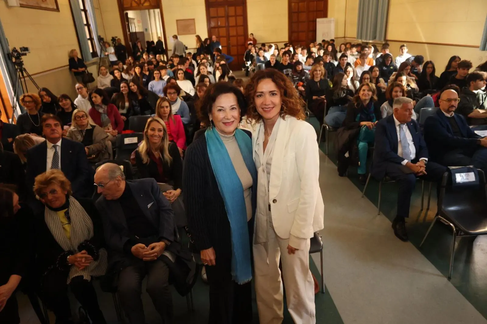 Lina Tombolato e Sara, moglie e figlia di Ennio Doris