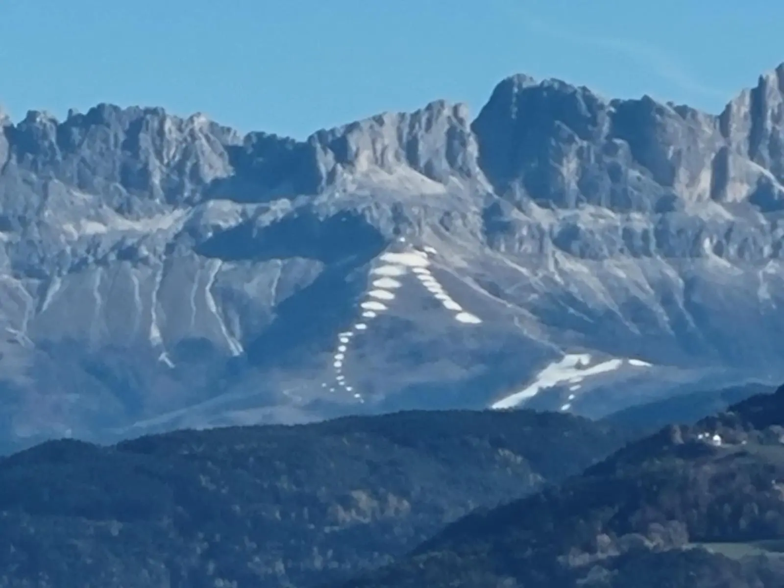 Alto Adige: le piste da sci di Carezza, Val d'Ega, viste dall'altopiano del Salto-Sciliar