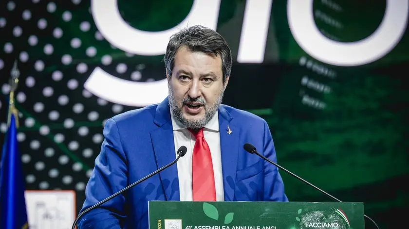 Il ministro delle infrastrutture e dei trasporti Matteo Salvini durante l'evento organizzato da ACEA nell'ambito dell'assemblea nazionale Anci presso il Lingotto. Torino 22 novembre 2024 ANSA/TINO ROMANO (NPK)