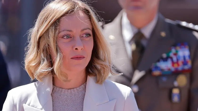 epa11731238 Italian Prime Minister Giorgia Meloni arrives to lay a wreath at the General Jose de San Martin monument in Buenos Aires, Argentina, 20 November 2024. Meloni is on her first official visit to Argentina after participating in the G20 leaders' summit in Rio de Janeiro. EPA/JUAN IGNACIO RONCORONI