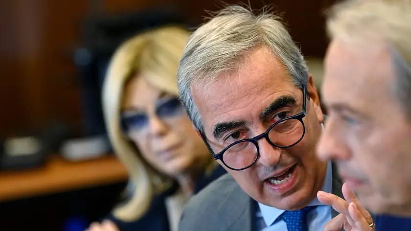 (S-D) Rita Dalla Chiesa, componente della Commissione di Vigilanza Rai, Maurizio Gasparri, capogruppo di Forza Italia al Senato, e Roberto Rosso, capogruppo di Forza Italia in Commissione di Vigilanza Rai, durante la conferenza di Forza Italia alla Camera sulla riforma del sistema radiotelevisivo, Roma, 5 novembre 2024. ANSA/RICCARDO ANTIMIANI