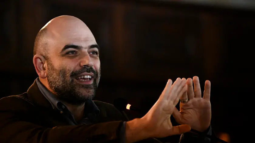 Lo scrittore Roberto Saviano ospite del convegno 'Dialoghi con la magistratura' al Maschio Angioino a Napoli, 22 marzo 2024. ANSA CIRO FUSCO