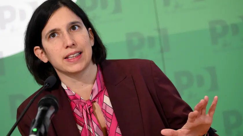 La segretaria del Pd, Elly Schlein, durante la conferenza stampa sul tema della violenza di genere nella sede del Pd a Roma, 21 novembre 2024. ANSA/ETTORE FERRARI