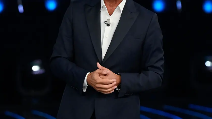 Carlo Conti durante l ultima puntata di Tale e Quale Show in onda su Rai Uno, Roma, 8 novembre 2024. ANSA/RICCARDO ANTIMIANI