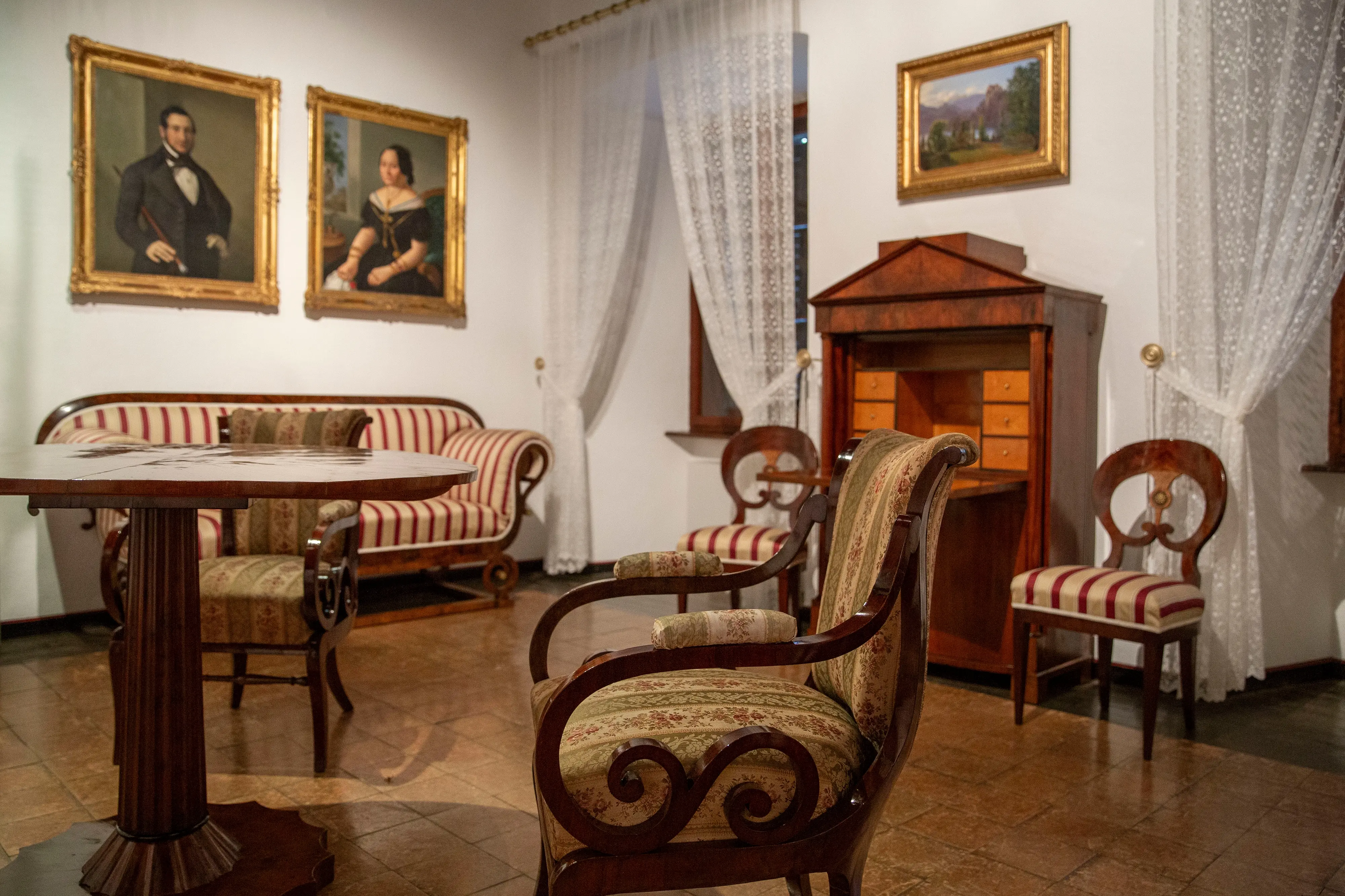 La finezza del salotto Biedermeier