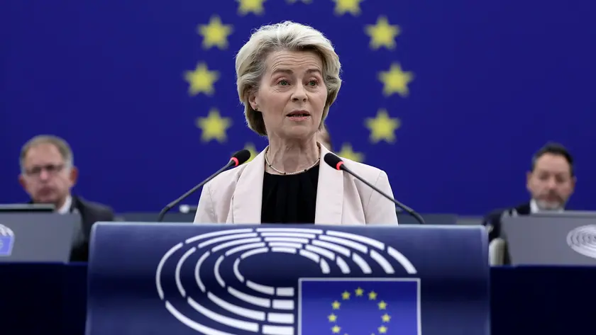 La presidente della Commissione europea Ursula von der Leyen al Parlamento europeo