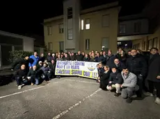 Festa all'esterno della sede della Lega di via Bellerio a Milano