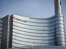 Una veduta della Torre Unicredit nel quartiere Porta Nuova
