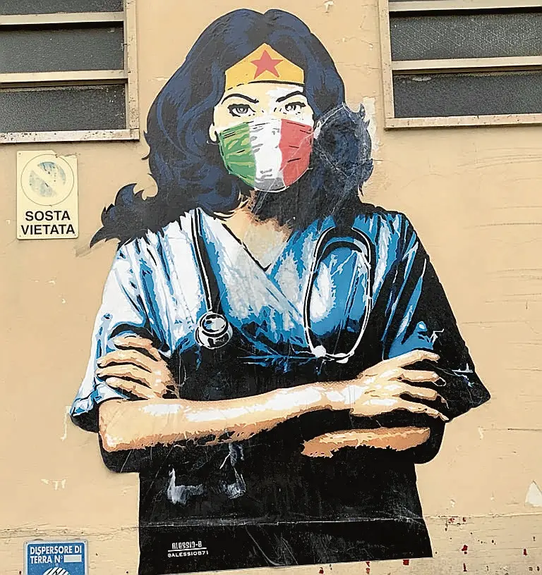 Il murale di Codogno con la Wonder Woman anti Covid