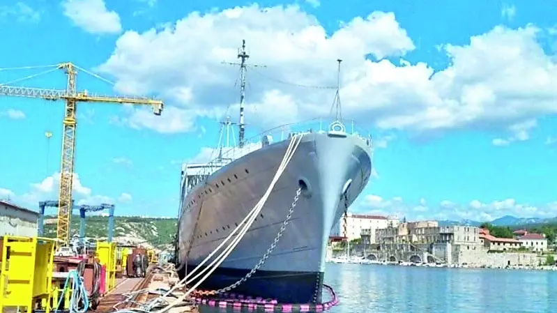 La nave di Tito ormeggiata a Portoré. Foto Novi List