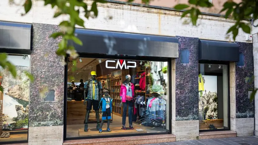 Un negozio del marchio Cmp