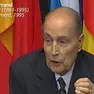 Il presidente francese Mitterrand mentre pronuncia il celebre discorso a Strasburgo