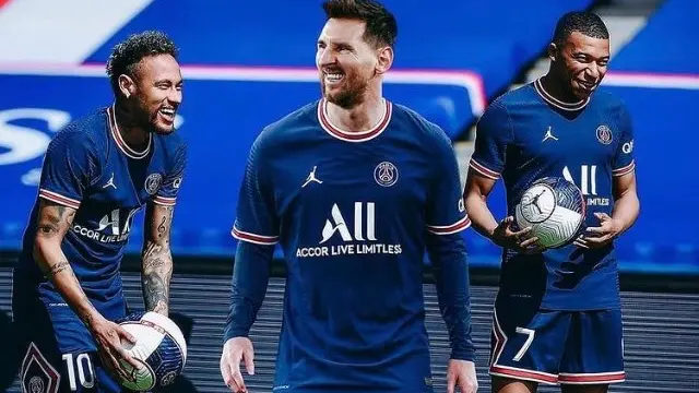 Messi al Paris con Neymar e Mbappè: fotomontaggio che potrebbe diventare realtà già nelle prossime ore