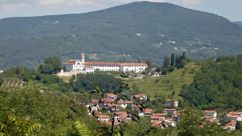 Il convento di Castagnevizza – Kostanjevica, oggi in Slovenia, a duecento metri dall’ex confine del Rafut