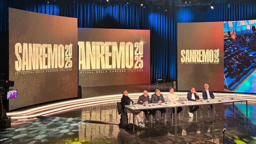 La presentazione delle canzoni di Sanremo 2025 a Milano