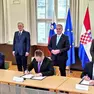 La firma del memorandum lunedcì a Nova Gorica sotto gli occhi dei ministri Matteo Piantedosi, Boštjan Poklukar e Davor Božinović