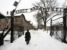 L'ingresso del campo di concentramento di Auschwitz: la liberazione avvenne il 27 gennaio 1945