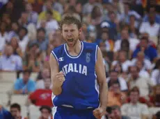 Giacomo Galanda con la maglia della Nazionale italiana di basket