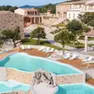 Il resort Borgo Smeraldo di Arzachena, in Sardegna