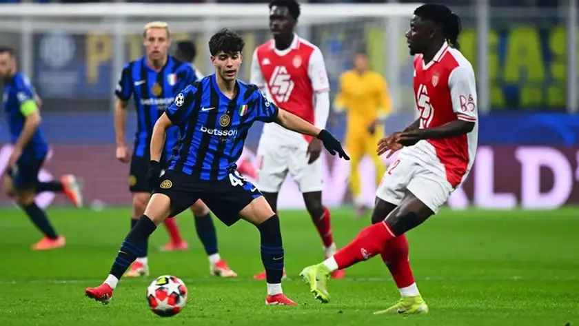 Al centro Giacomo De Pieri durante il match contro il Monaco