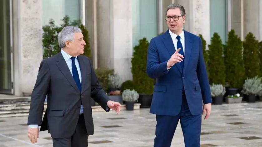 Il ministro degli Esteri Antonio Tajani con il presidente della Repubblica serba, Aleksandar Vucic Foto Ansa